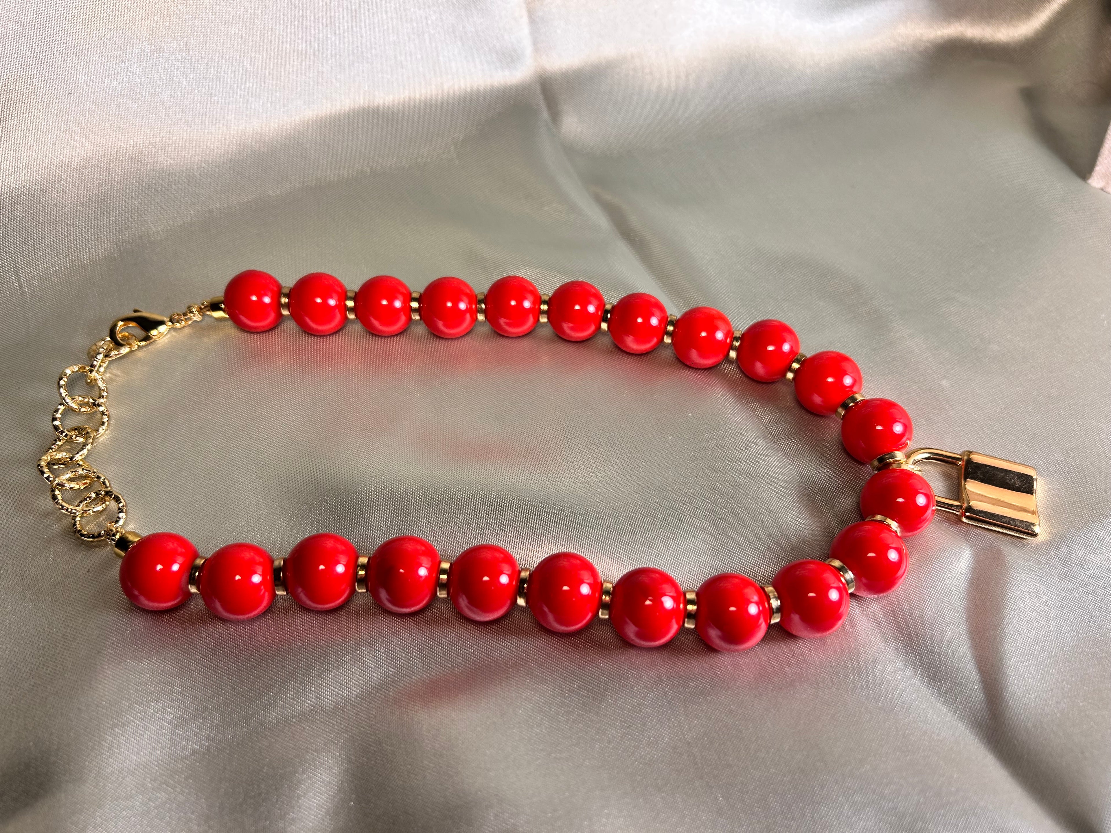 Scarlet Collection: Padlock
